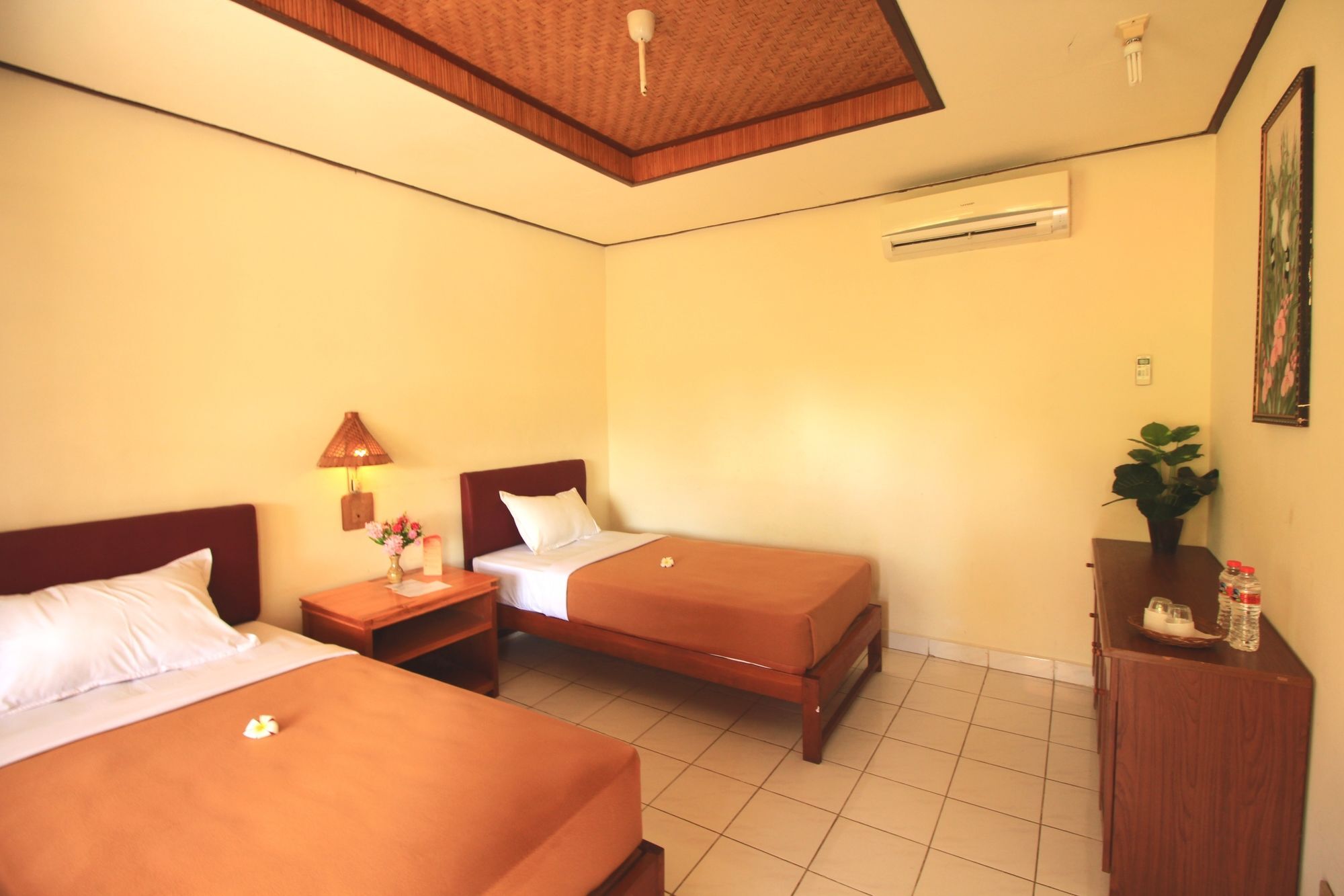 Lovina Beach Hotel Pabean Buleleng Exteriör bild