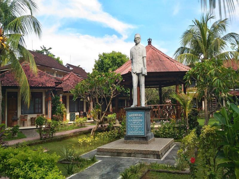 Lovina Beach Hotel Pabean Buleleng Exteriör bild