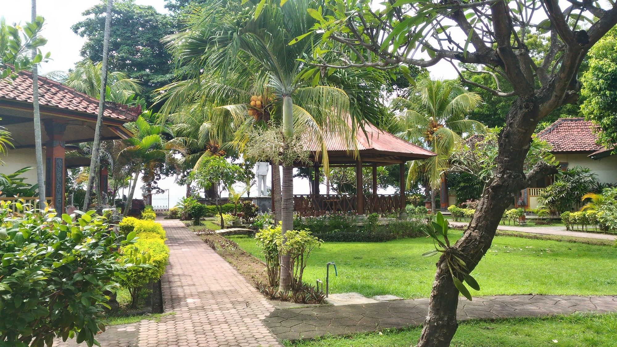 Lovina Beach Hotel Pabean Buleleng Exteriör bild